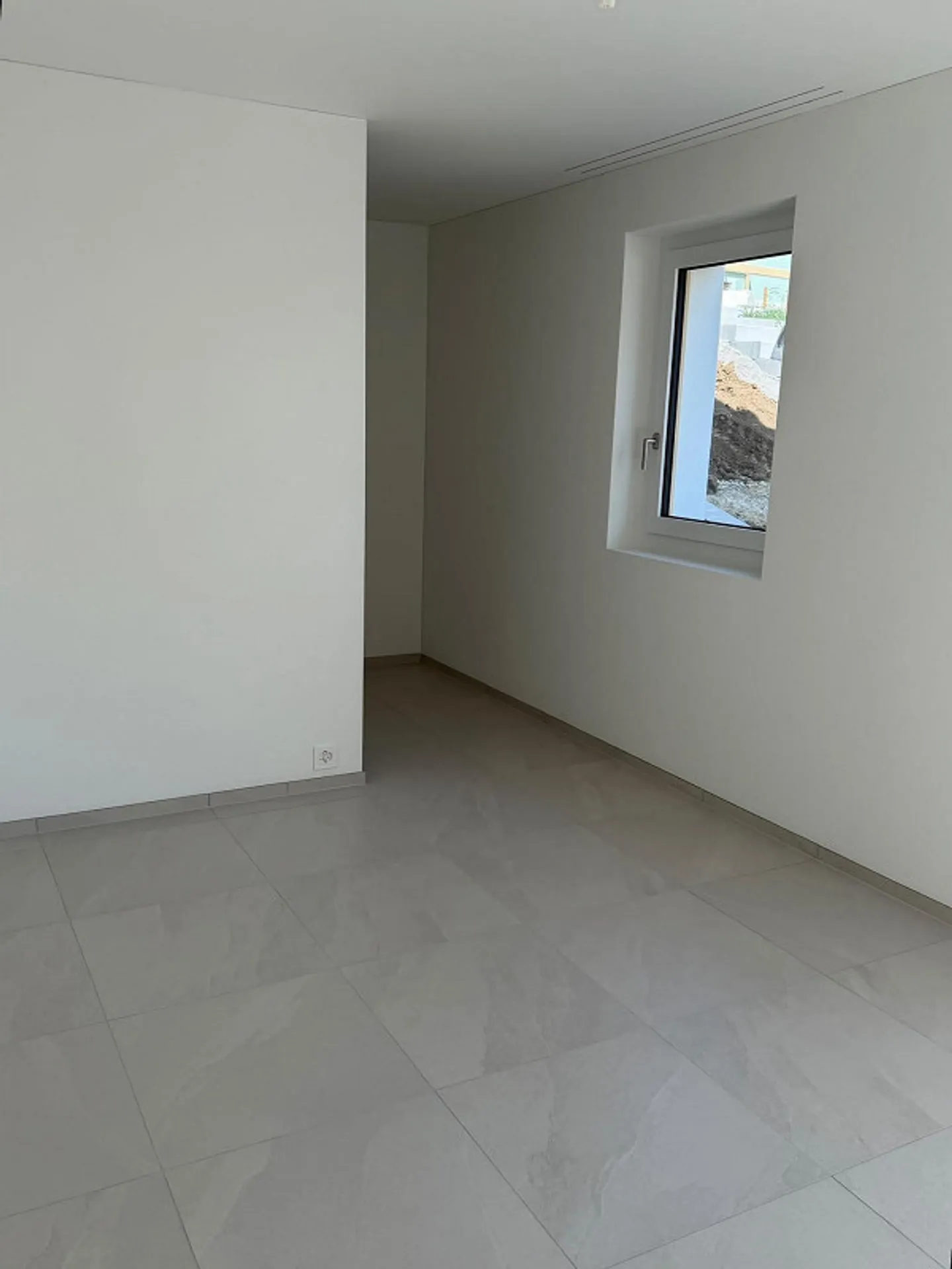 2.5-room apartment with patio - Photo 8 of 10