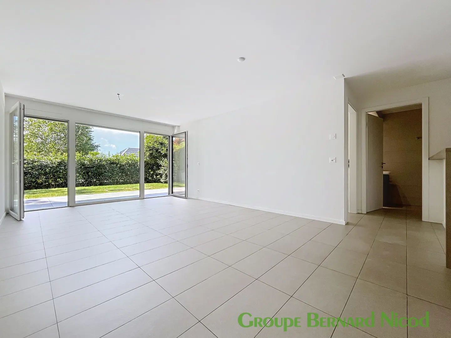 2.5 Room Apartment - Photo 3 of 8