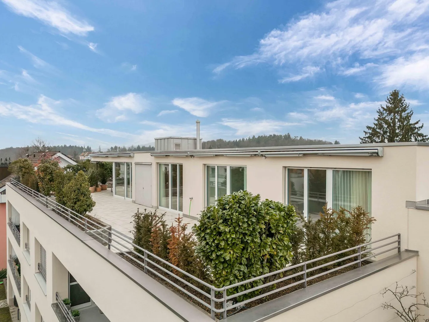 Découvrez le luxe et le confort dans un emplacement privilégié - Photo 1 sur 13