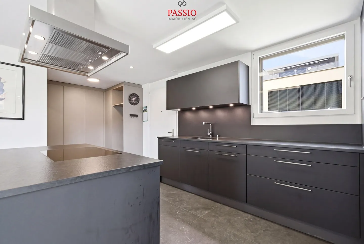 Casa bifamiliare moderna di 6,5 stanze con terrazza sul tetto e giardino - Foto 7 di 45