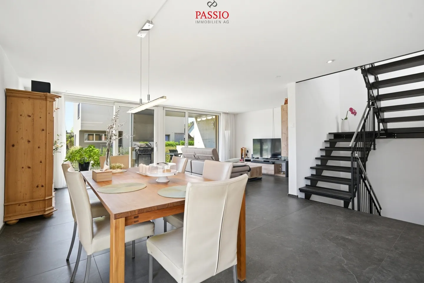 Casa bifamiliare moderna di 6,5 stanze con terrazza sul tetto e giardino - Foto 11 di 45