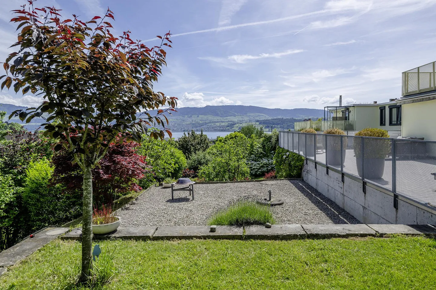 Hausfeeling mit Weit- und Seesicht - Foto 1 di 10