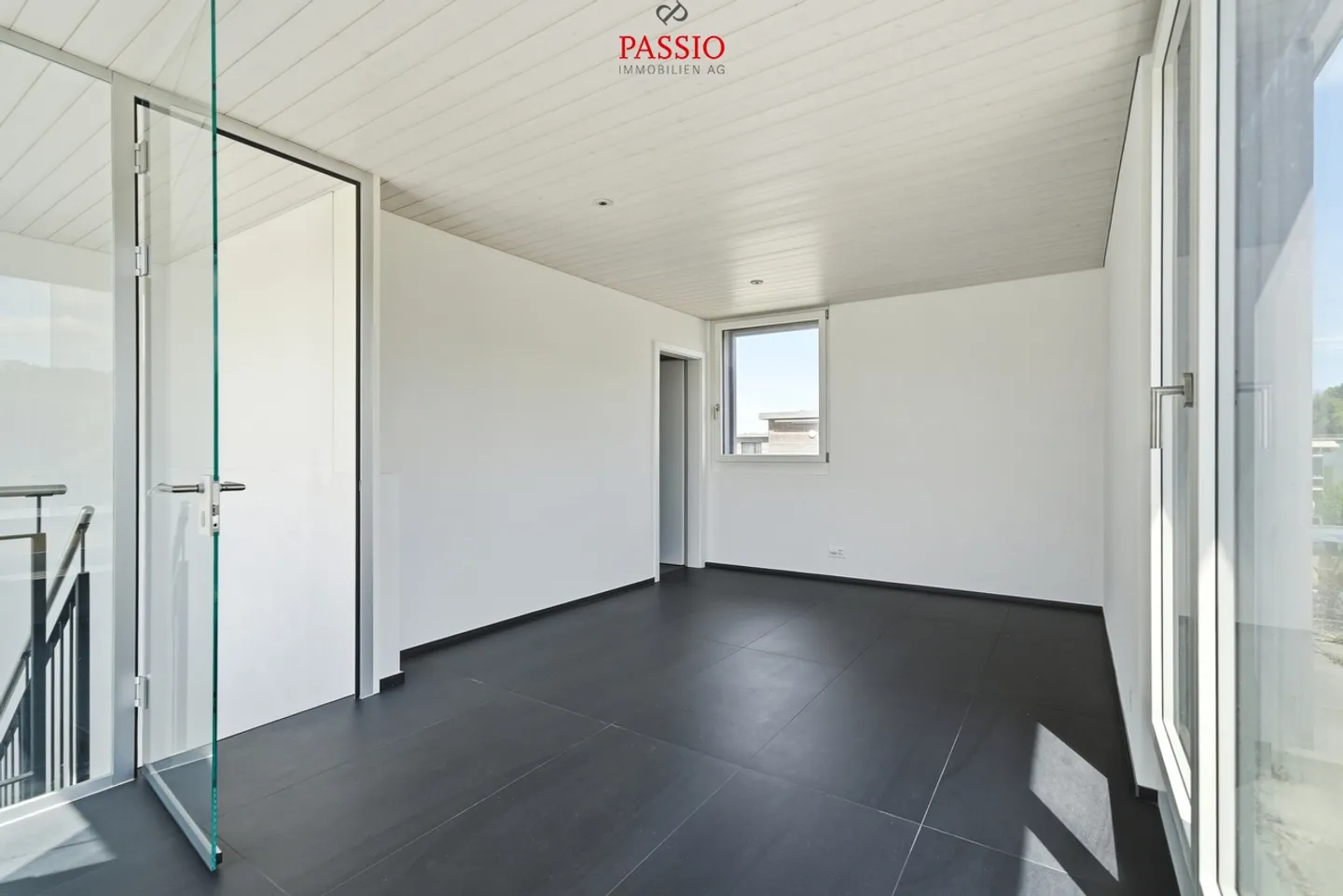 Casa bifamiliare moderna di 6,5 stanze con terrazza sul tetto e giardino - Foto 27 di 45