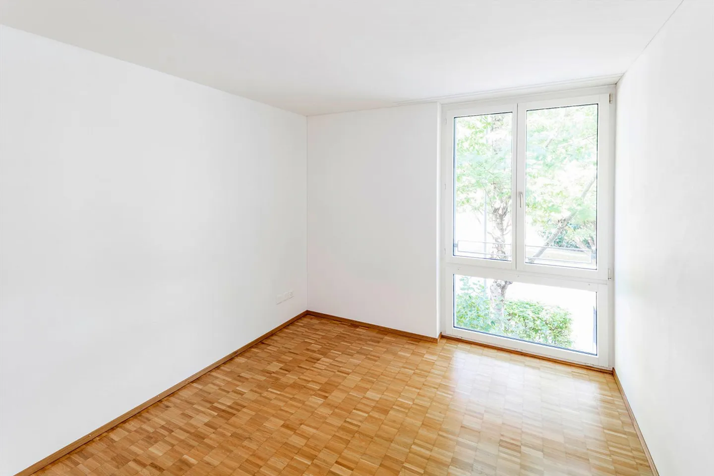 Bright 2.5 room apartment for rent in Igis! - Photo 3 of 5