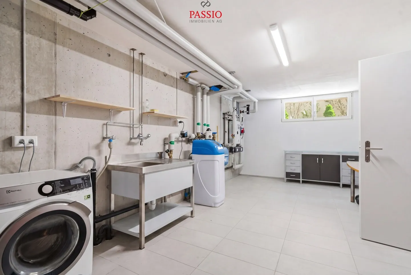 Casa bifamiliare moderna di 6,5 stanze con terrazza sul tetto e giardino - Foto 36 di 45