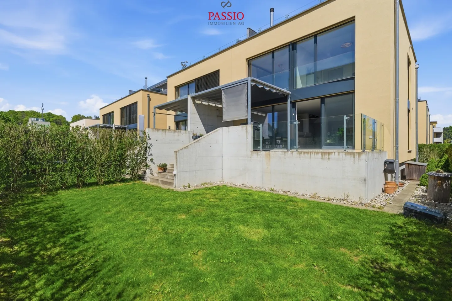 Casa bifamiliare moderna di 6,5 stanze con terrazza sul tetto e giardino - Foto 40 di 45