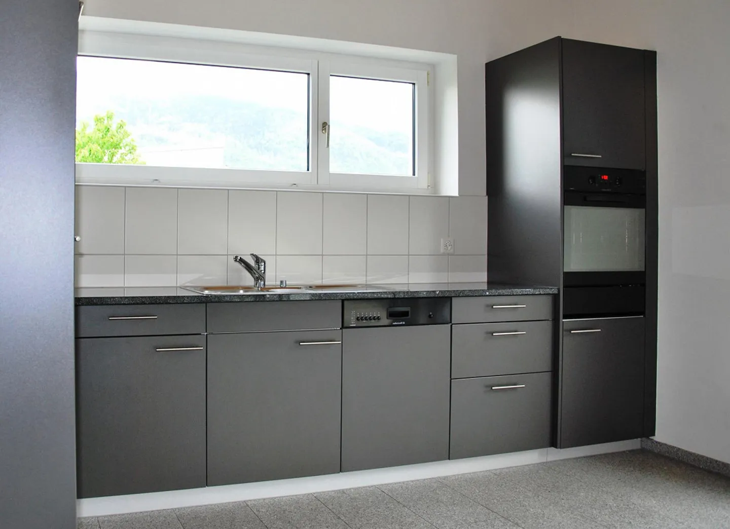 Bright 2.5 room apartment for rent in Igis! - Photo 4 of 5