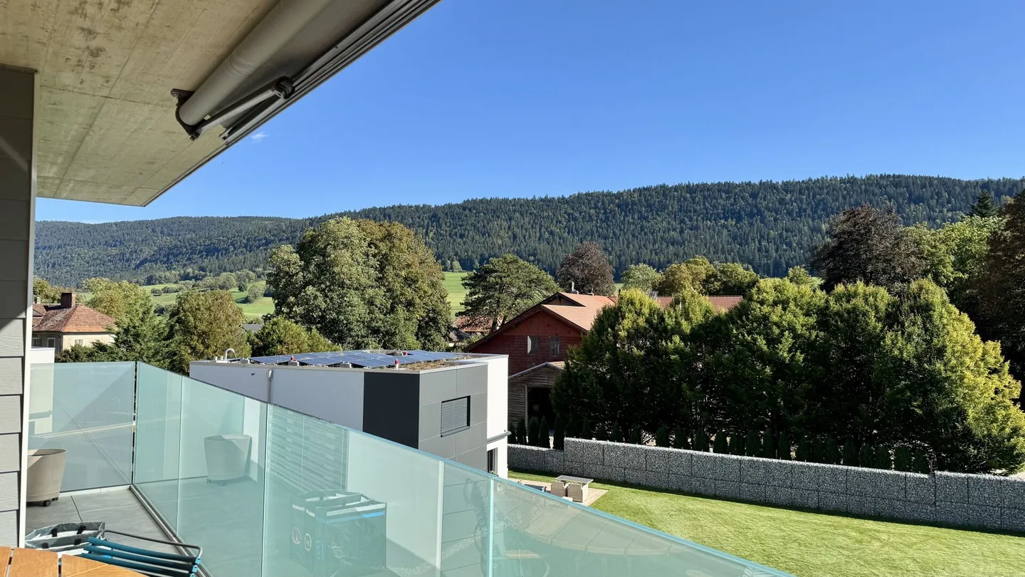 Attic of 4.5 rooms, light, nature and contemporary elegance. - Photo 5 of 14