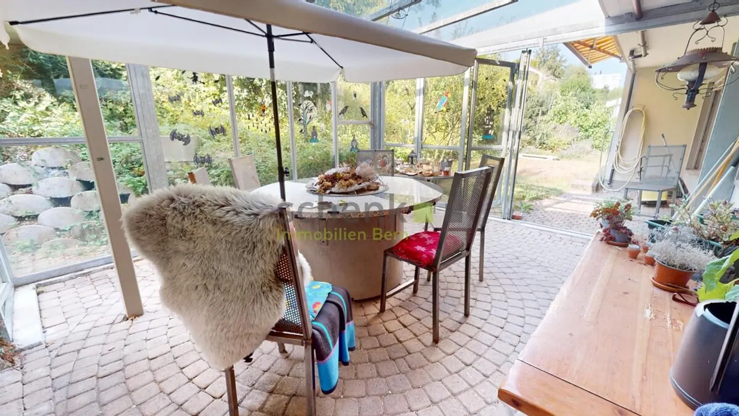 Spazioso appartamento con giardino d'inverno - Foto 4 di 13