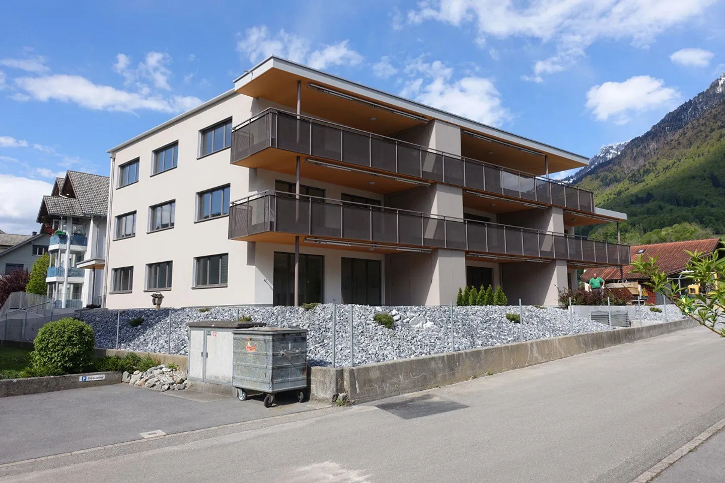 Belle appartement de 2,5 pièces avec grand balcon - Photo 1 sur 13