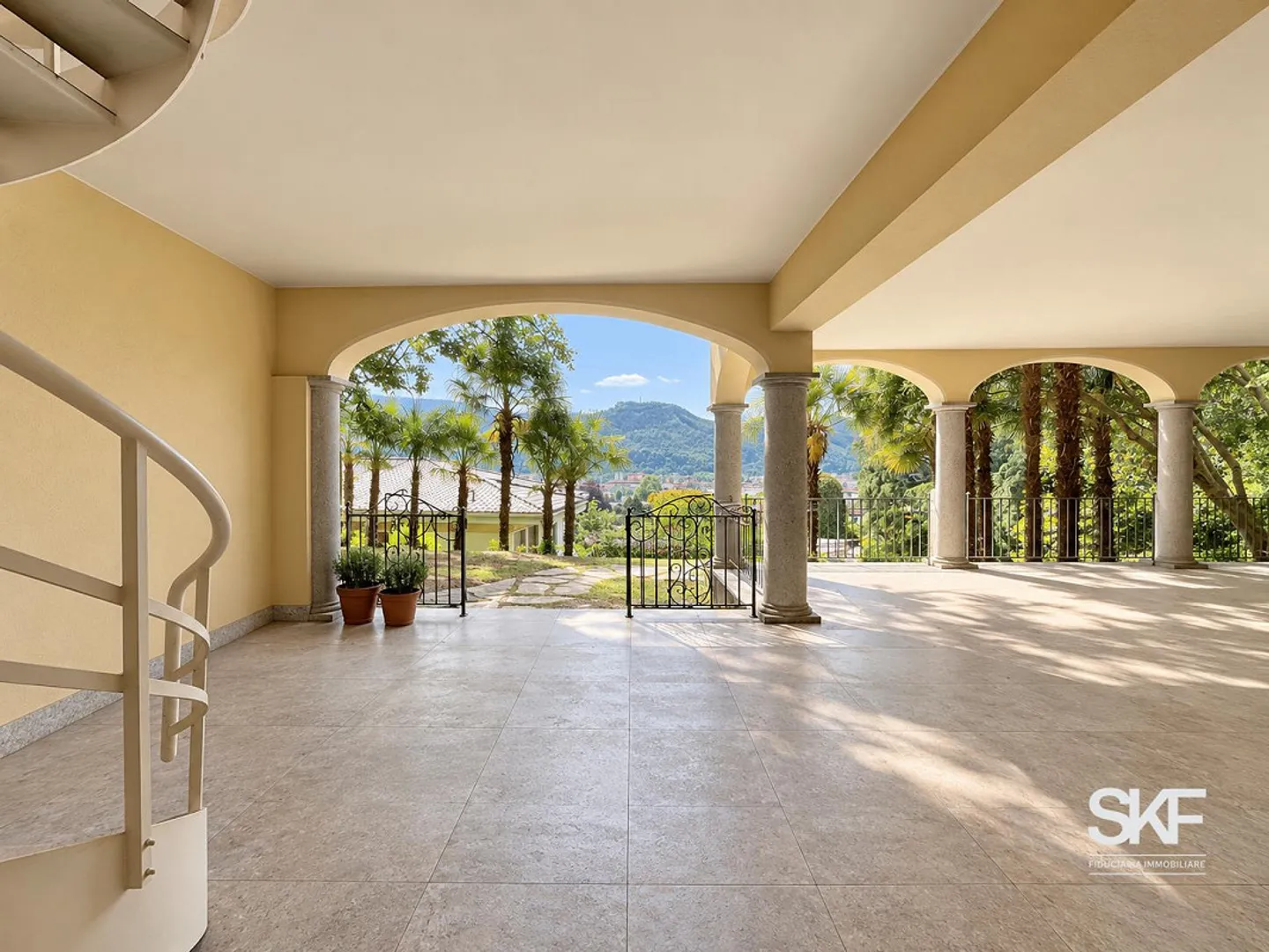 MORBIO INFERIORE - FOR SALE VILLA TO RENOVATE - Photo 1 of 15