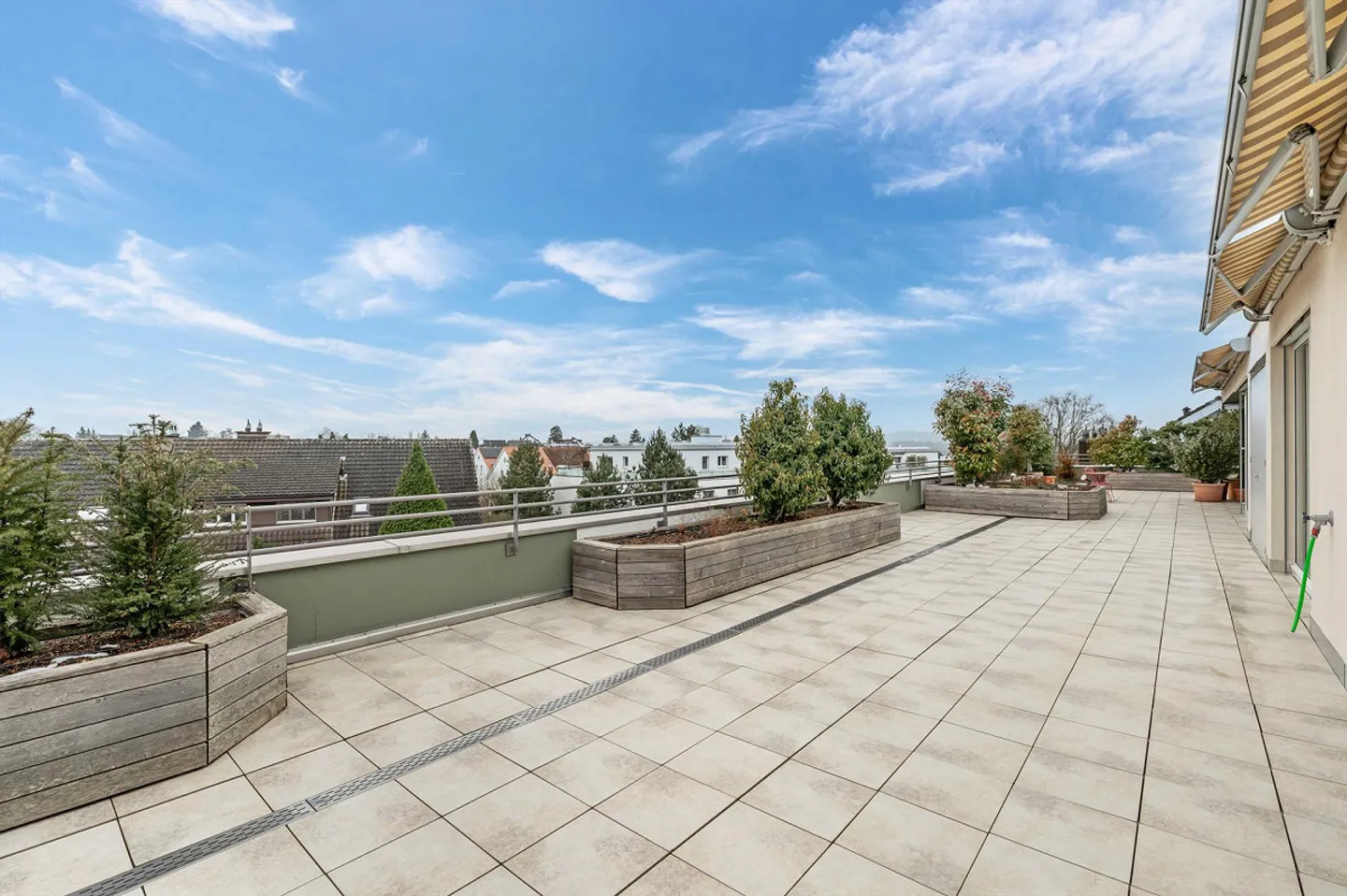 Découvrez le luxe et le confort dans un emplacement privilégié - Photo 10 sur 13