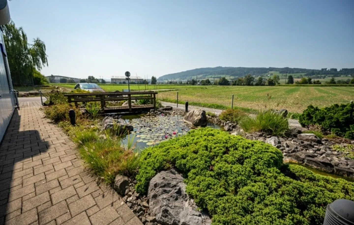 Commercial property with offices, production, storage, and exclusive loft apartment - Photo 11 of 18