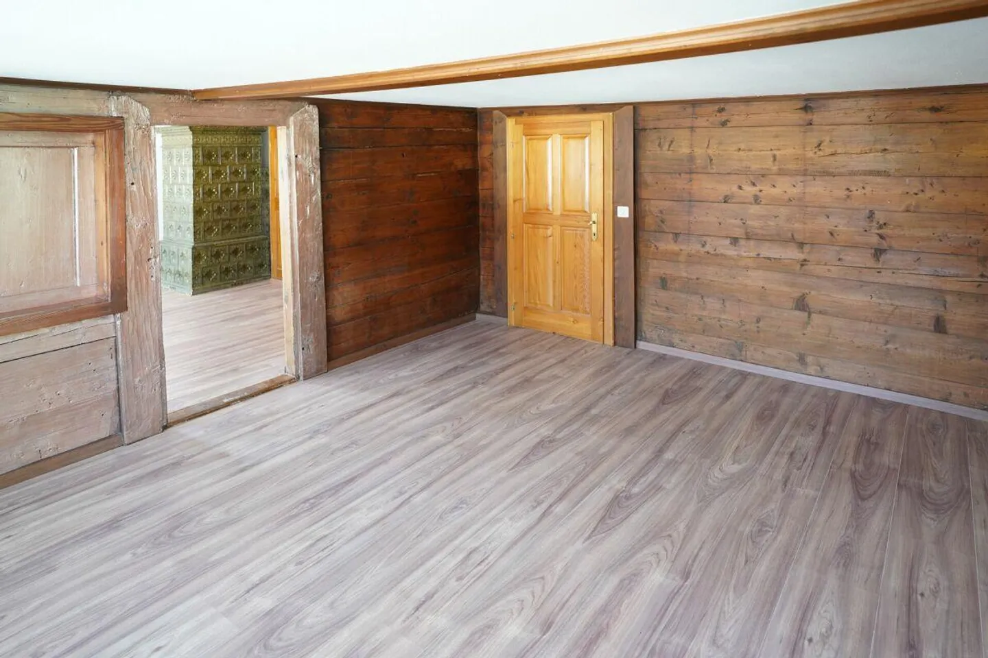Ampio appartamento di 4,5 stanze con balcone, vista sul lago di Costanza e stufa in maiolica... - Foto 5 di 13