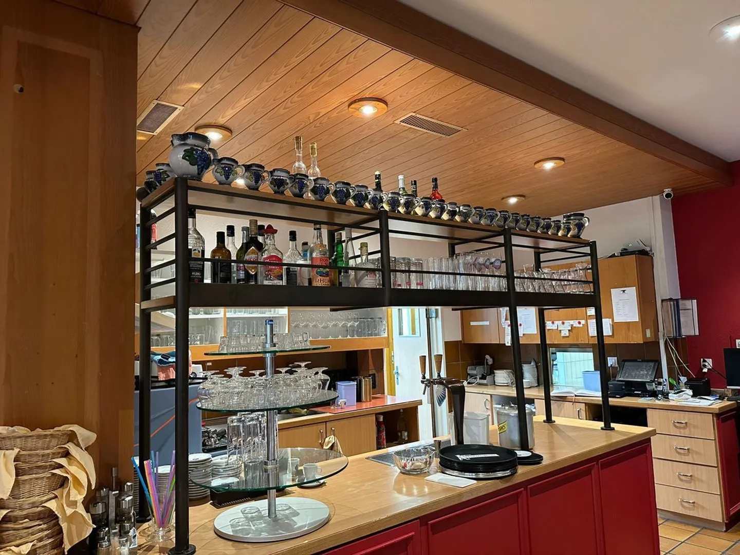 Ristorante affascinante con terrazza e nuova cucina - Foto 6 di 12