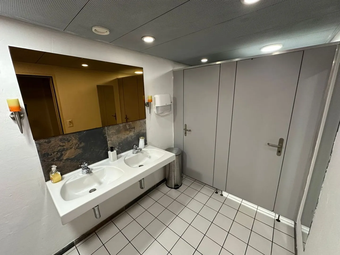 Ristorante affascinante con terrazza e nuova cucina - Foto 10 di 12