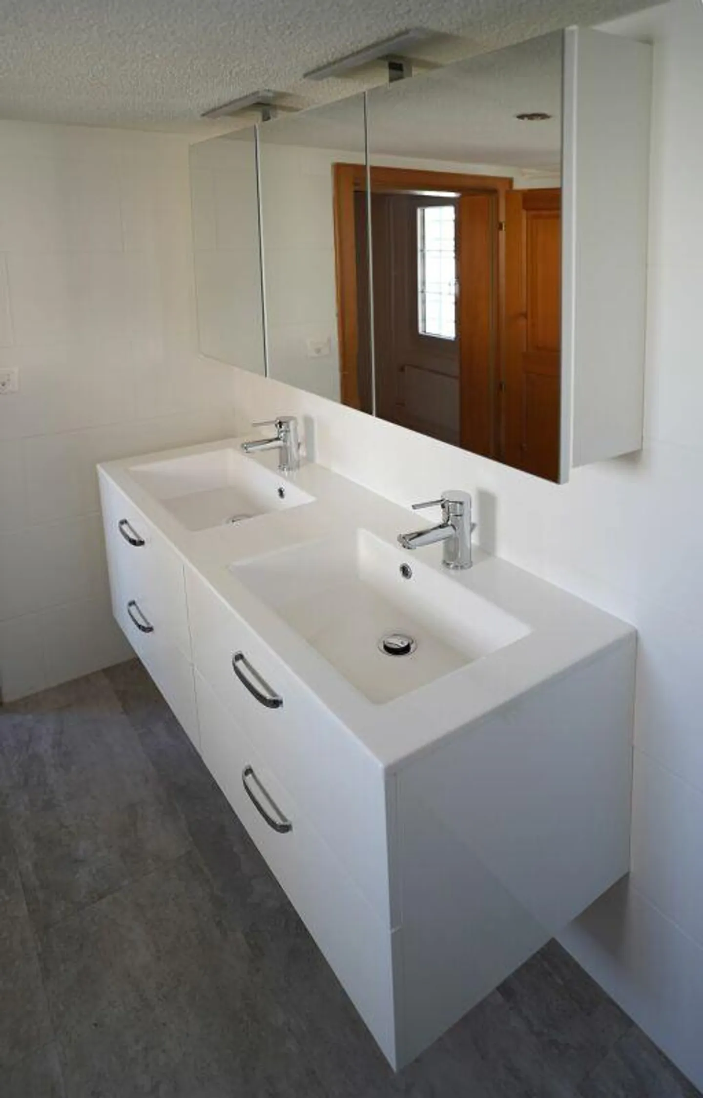 Ampio appartamento di 4,5 stanze con balcone, vista sul lago di Costanza e stufa in maiolica... - Foto 12 di 13