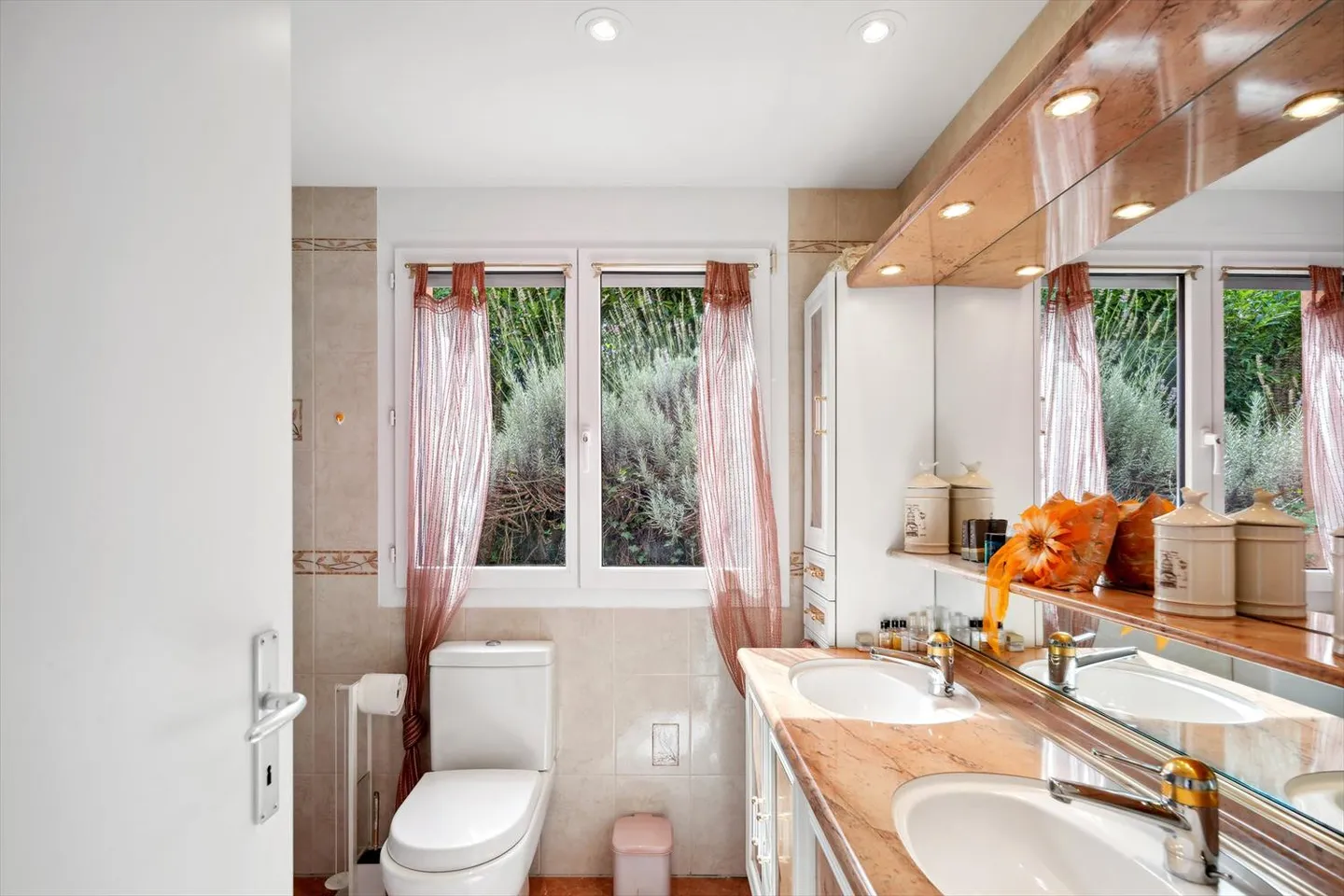 Villa elegante con piscina e spa - Foto 5 di 7
