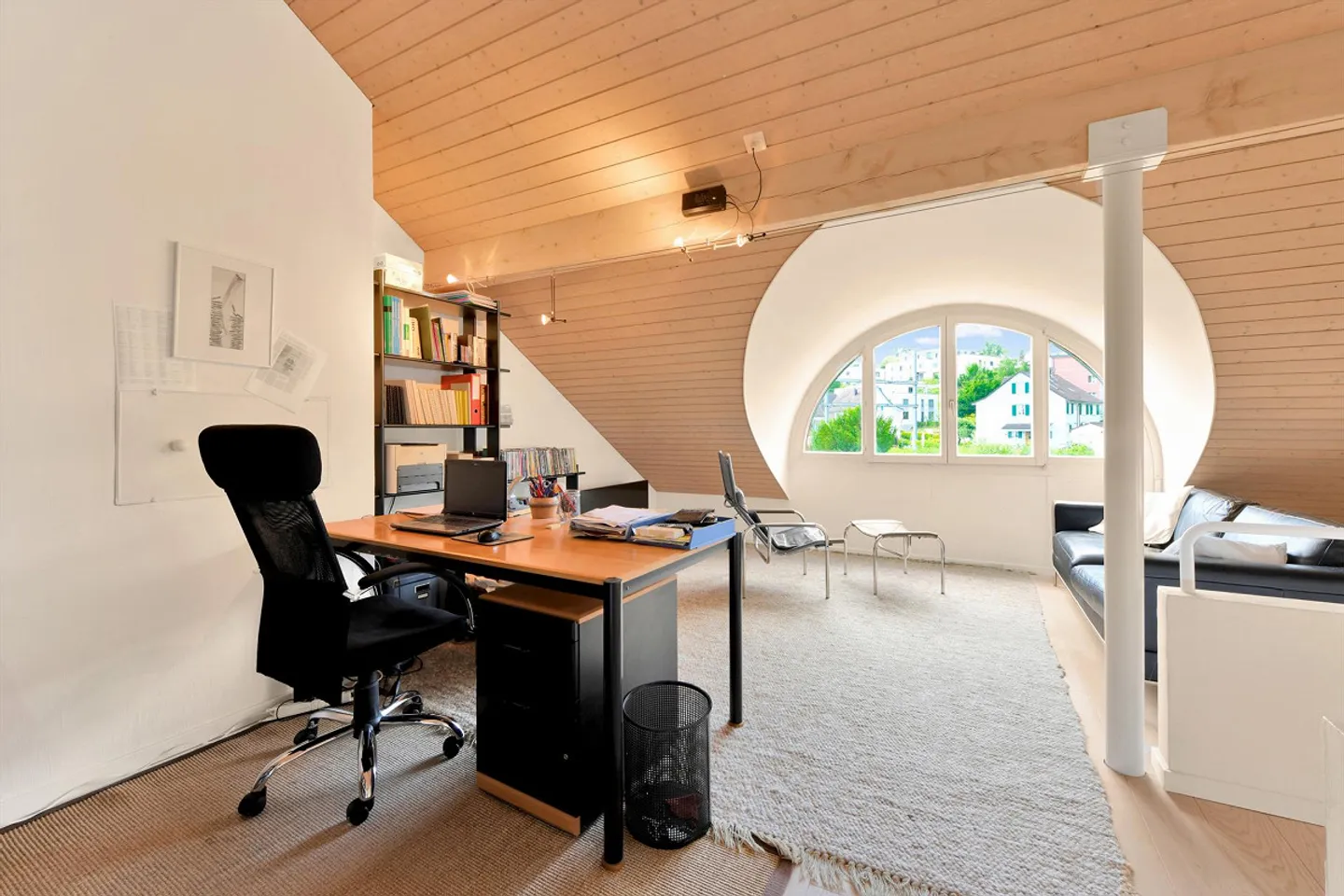 Charmantes Reihen-Endhaus mit viel Platz, Garten und Cheminée! - Foto 7 von 10