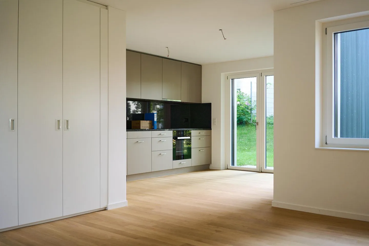 Modern Living in Feldmeilen - Photo 2 of 6