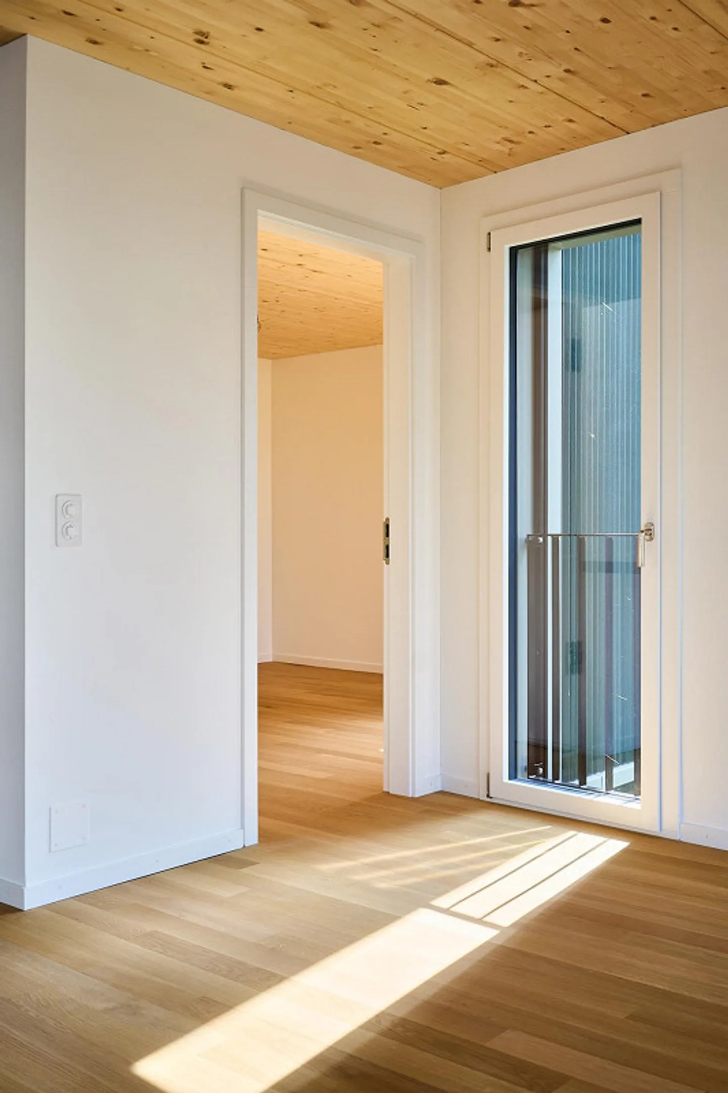 Modern Living in Feldmeilen - Photo 3 of 6