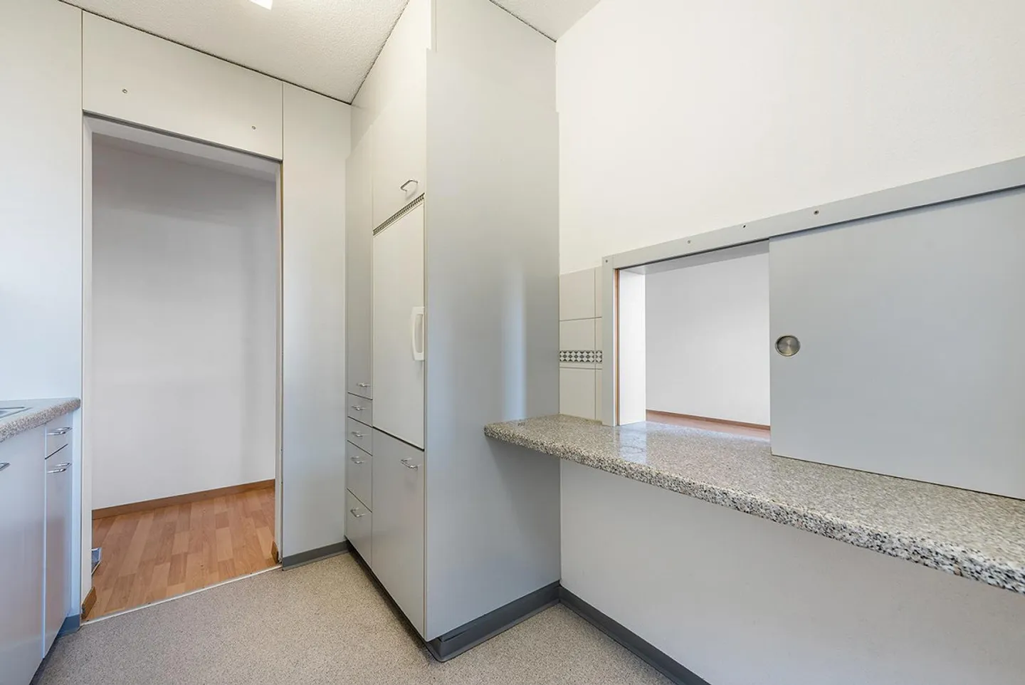 Appartamento di 2,5 stanze in affitto direttamente sul lago - Foto 4 di 7