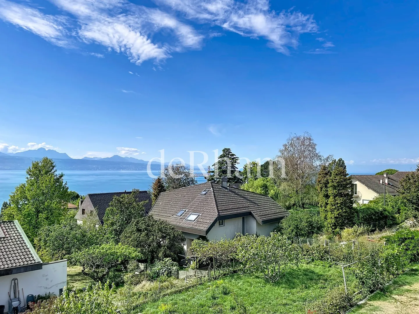 Charming Villa with Lake View - Photo 2 of 13