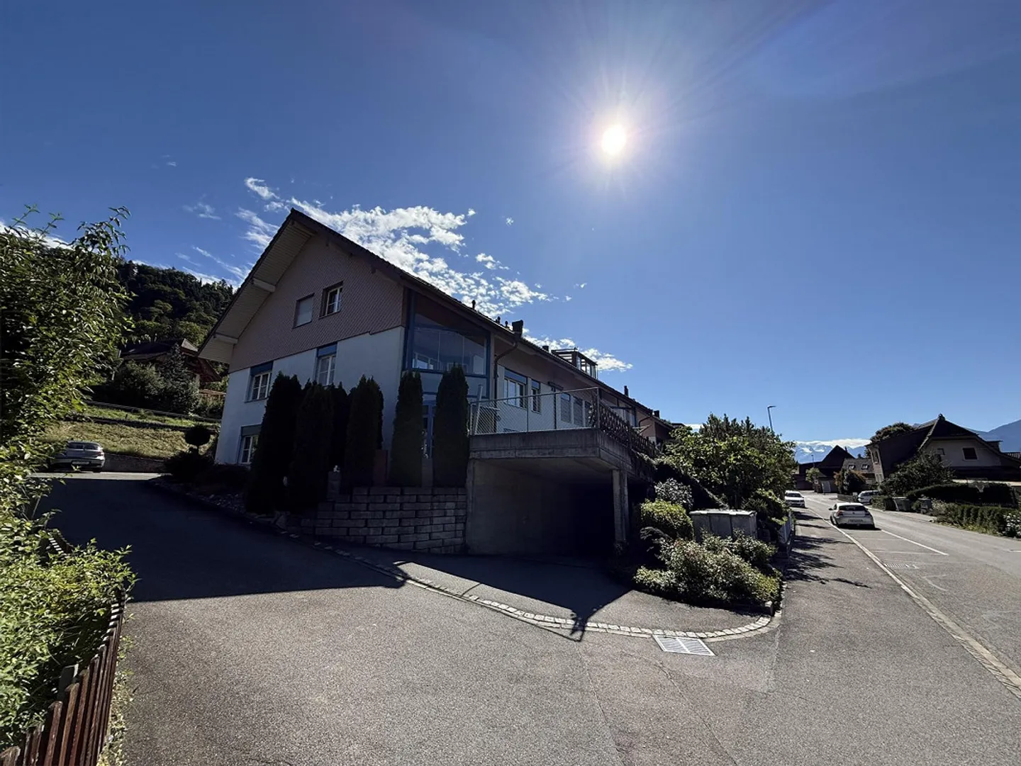 Appartamento accogliente di 4,5 stanze con balcone (incluso 1 posto auto) - Foto 1 di 18