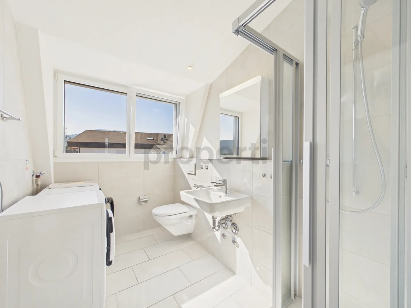 Moderne Attikawohnung mit Balkon - Foto 8 von 9