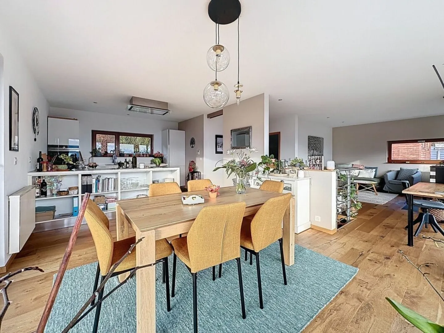 Magnifique villa d'architecte avec magnifique vue panoramique sur la plaine - Foto 8 von 17