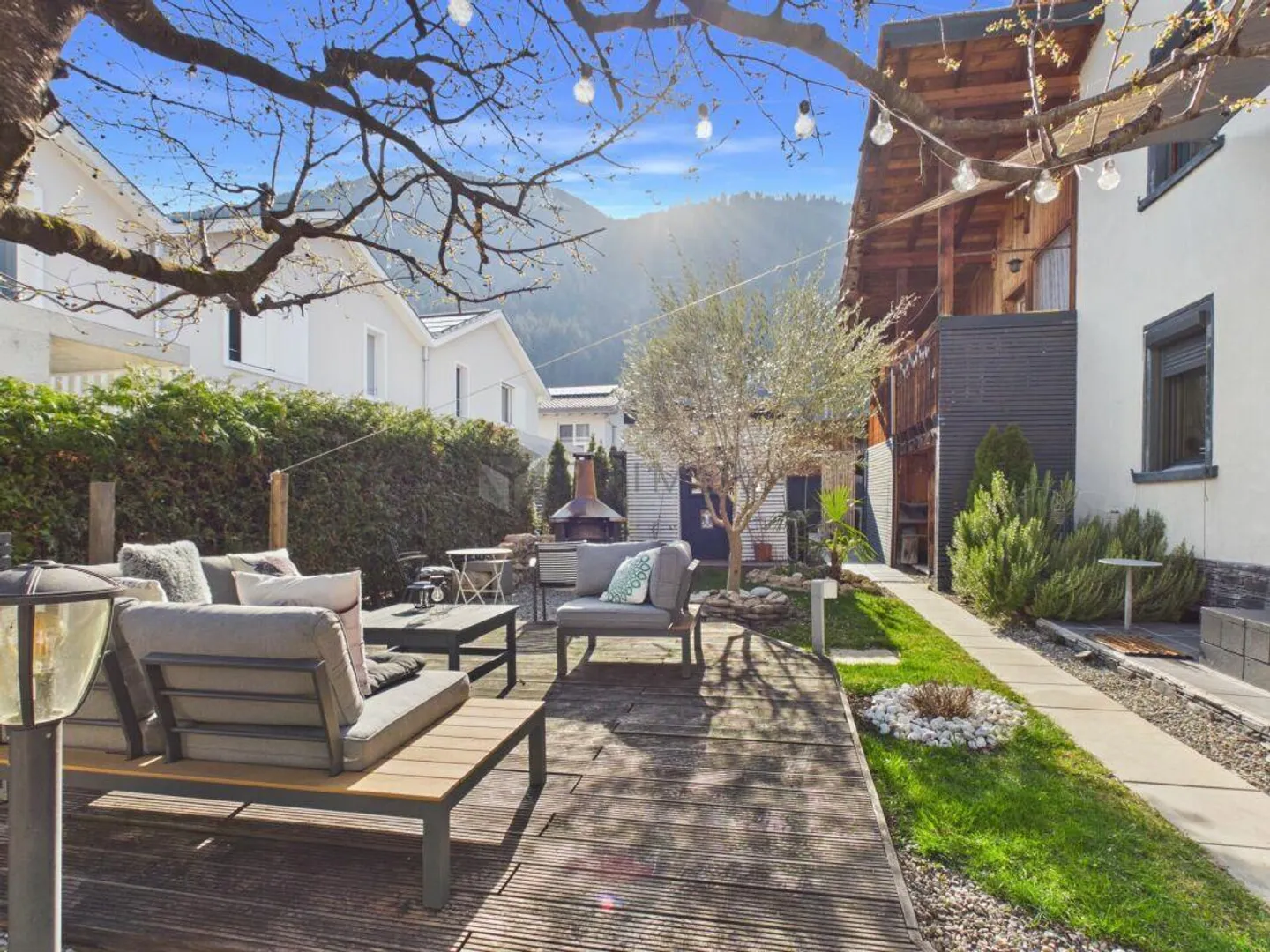 Charming multi-family house with development potential in a quiet location - Photo 1 of 13
