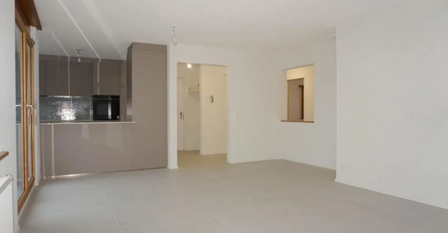 ARI-249 Magnifique appartement rénové de 4,5 pièces avec parking - Photo 1 sur 12