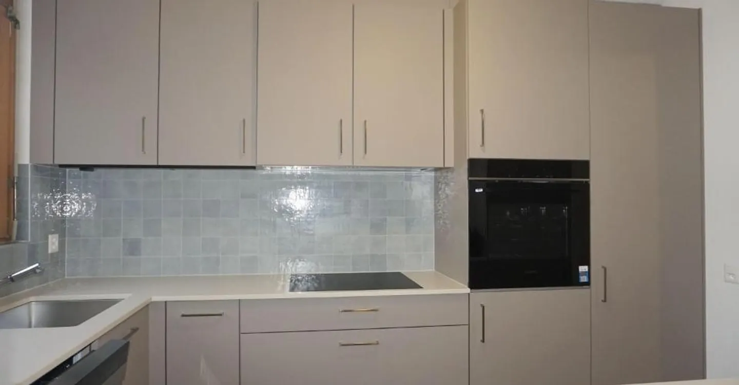 ARI-249 Magnifique appartement rénové de 4,5 pièces avec parking - Photo 5 sur 12
