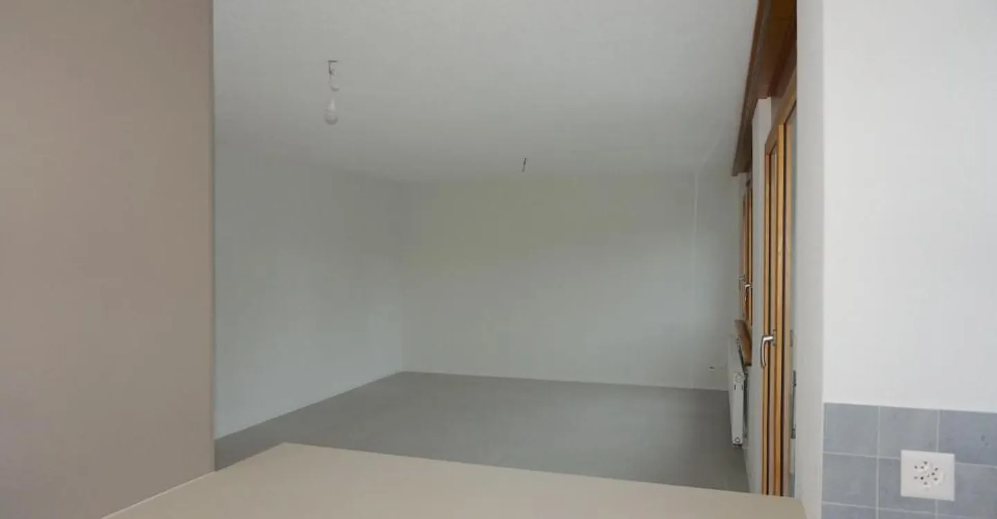 ARI-249 Magnifique appartement rénové de 4,5 pièces avec parking - Photo 6 sur 12