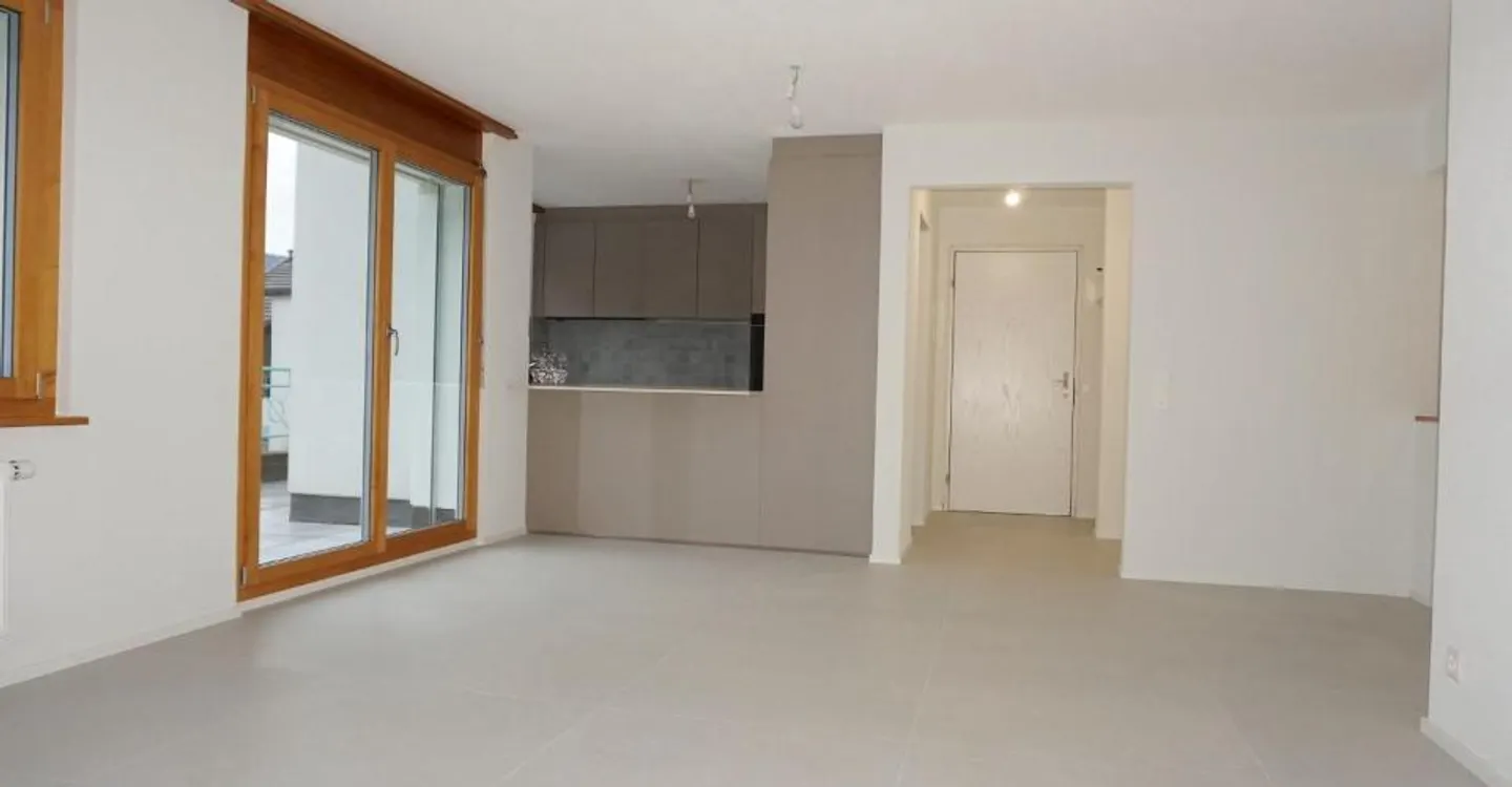 ARI-249 Magnifique appartement rénové de 4,5 pièces avec parking - Photo 2 sur 12