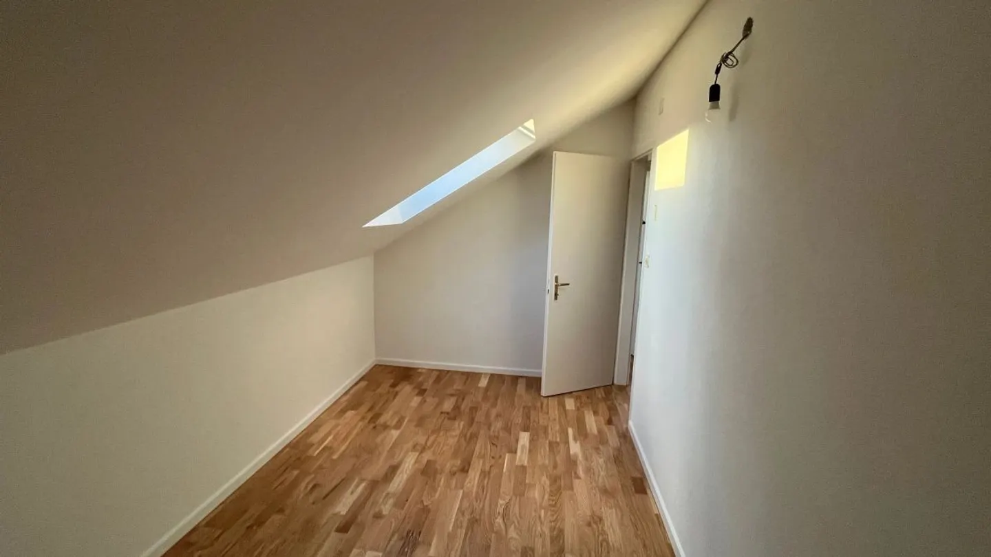 In una Posizione Tranquilla Inclusa Parcheggio - Foto 7 di 12