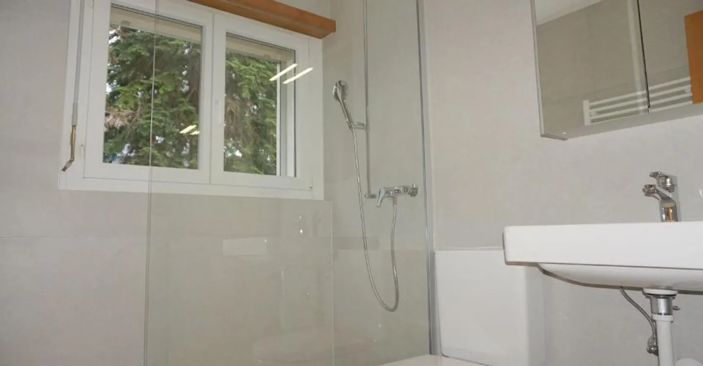 ARI-249 Magnifique appartement rénové de 4,5 pièces avec parking - Photo 9 sur 12