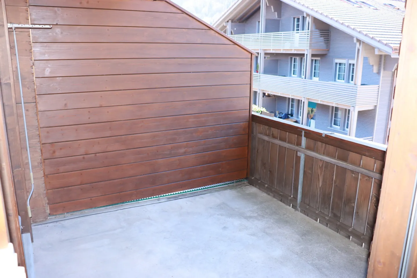 Charming 3.5-room apartment with gallery and balcony in Wilderswil! - Photo 13 of 16