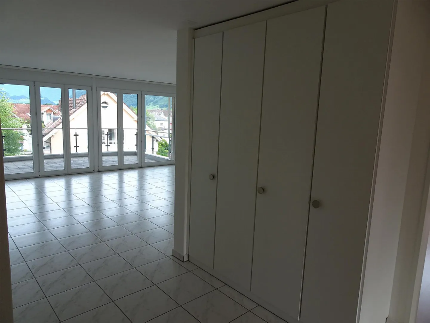 4 1/2 Room Apartment - Photo 3 of 11