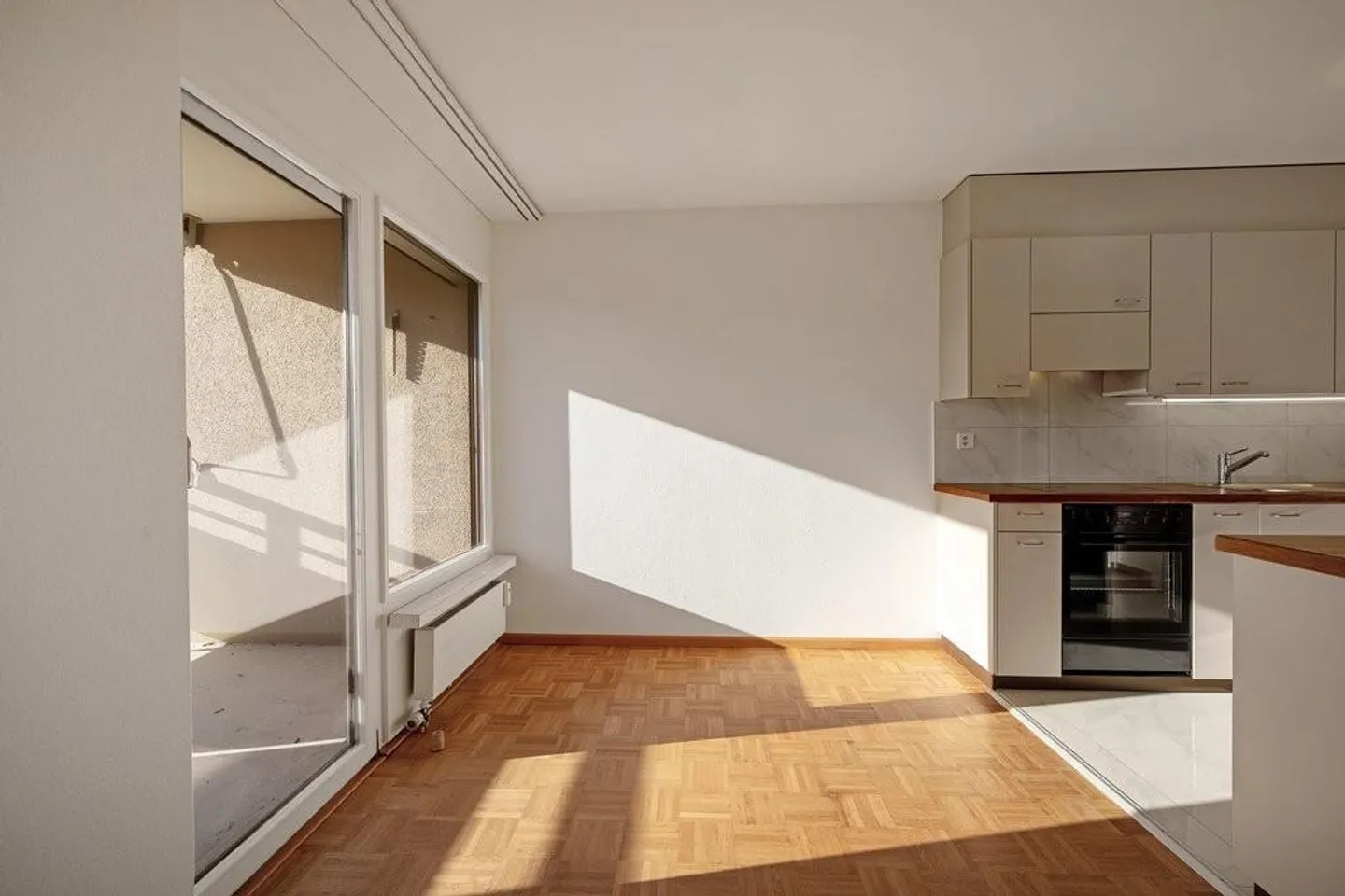 Penthouse with a View of the Green - Photo 2 of 11