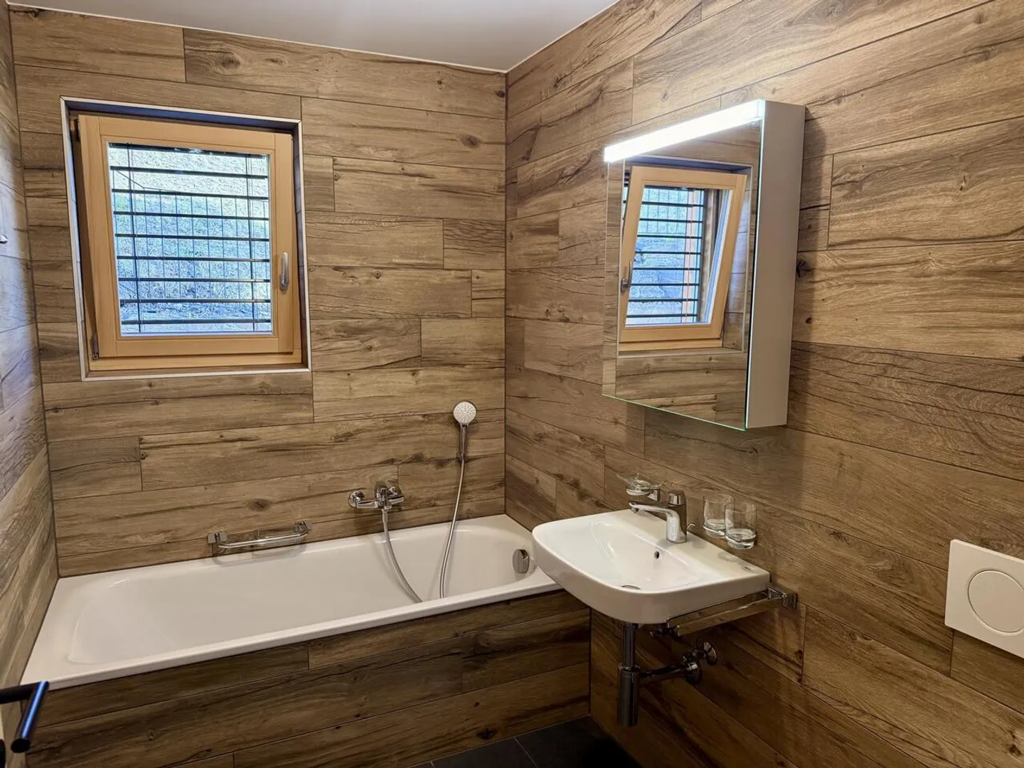 2.5 pièces neuf avec terrasse Sud et vue montagne - Photo 6 of 15