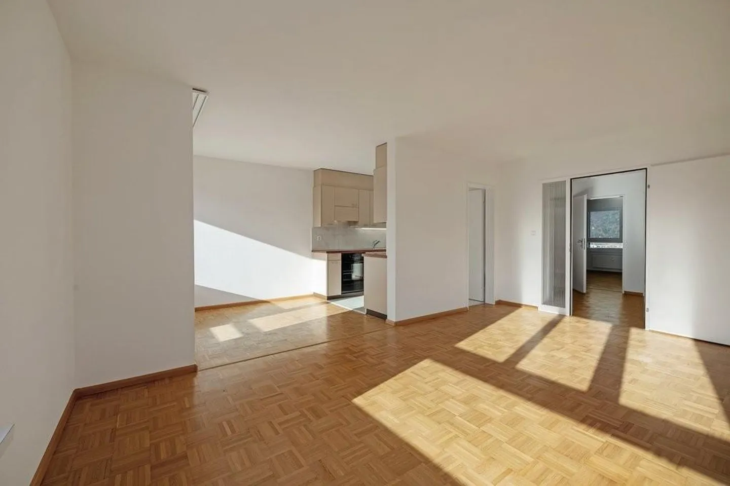 Penthouse with a View of the Green - Photo 3 of 11