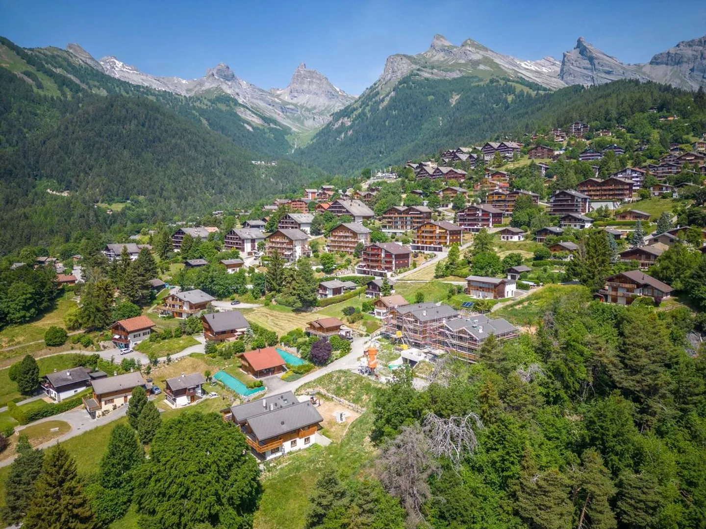 2.5 pièces neuf avec terrasse Sud et vue montagne - Photo 13 of 15