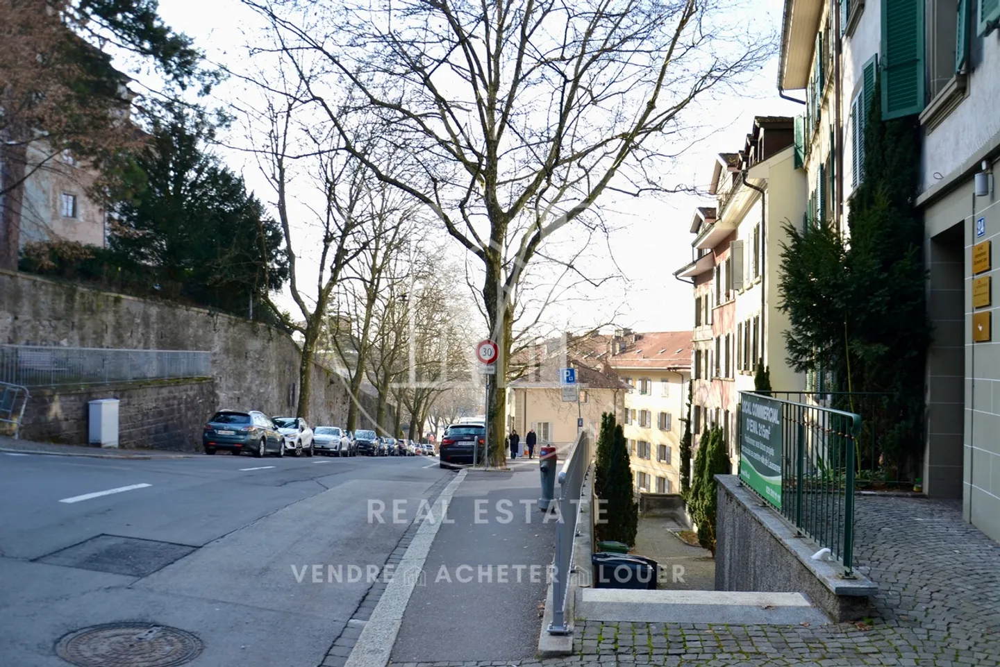 Appartement 2.5 pièces lumineux – Frais d'agence à prévoir - Photo 1 sur 4