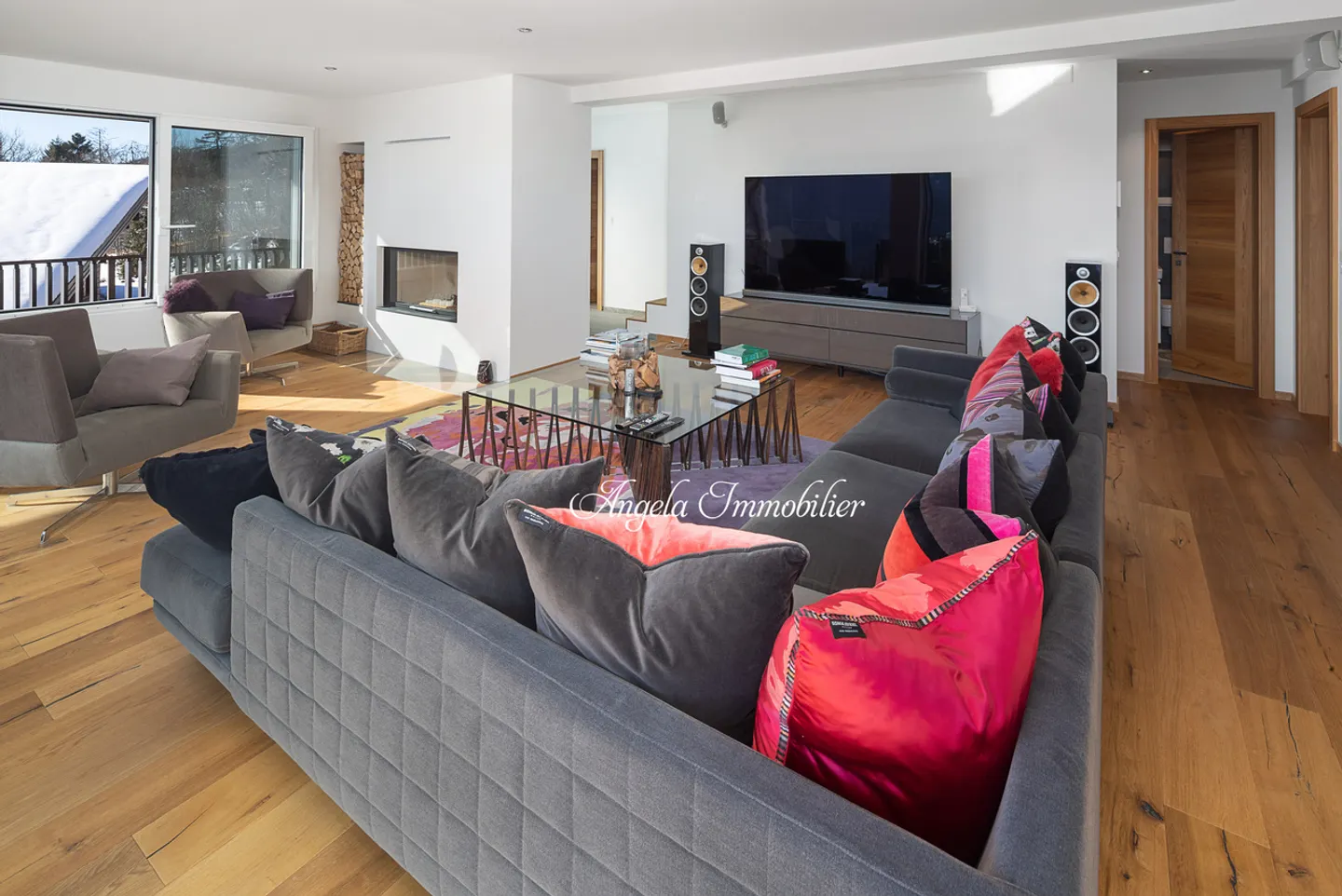 Chalet with Alpine Views - Photo 4 of 9