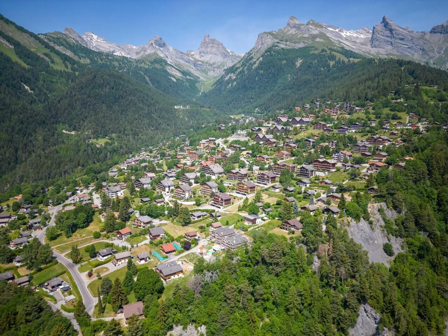 2.5 pièces neuf avec terrasse Sud et vue montagne - Photo 14 of 15