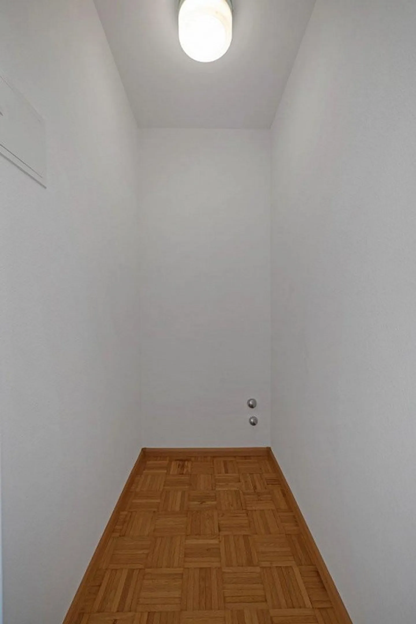 Penthouse with a View of the Green - Photo 8 of 11
