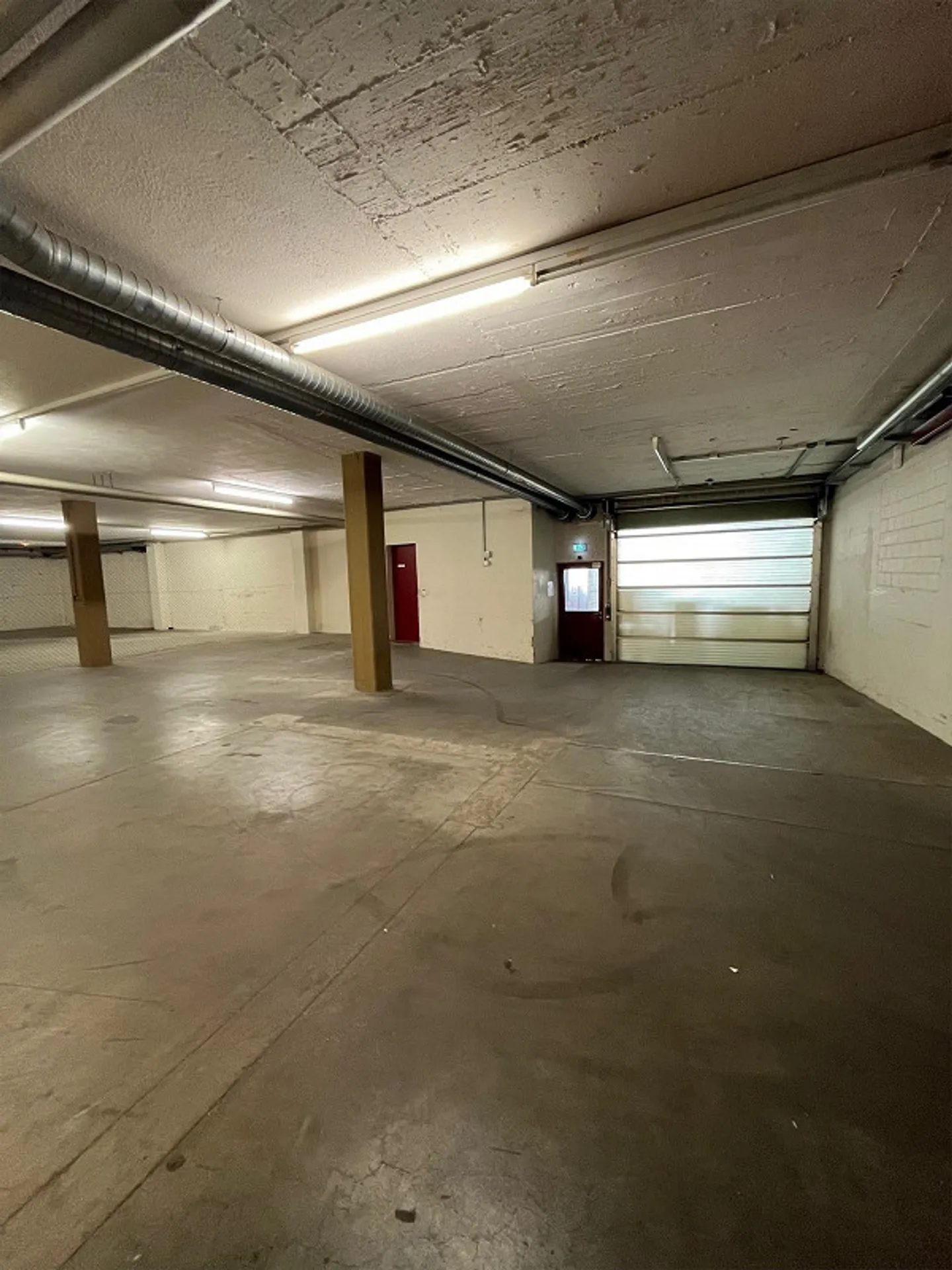 Ampio spazio di stoccaggio in affitto in una posizione comoda! - Foto 6 di 7