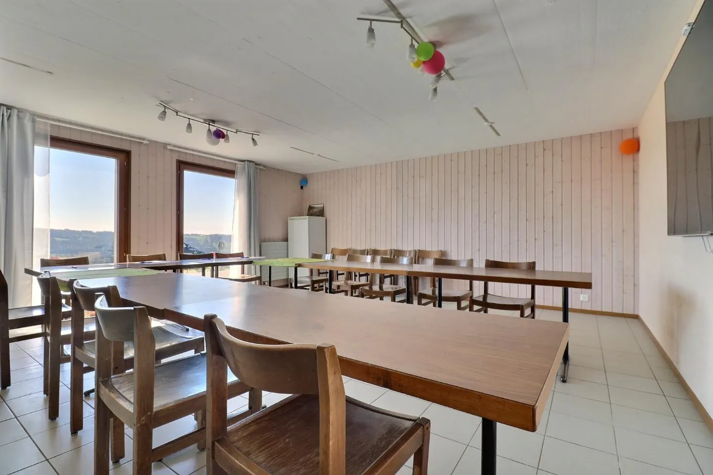 Building with Restaurant and Apartments – Touristic Location in Vaulion - Photo 7 of 13