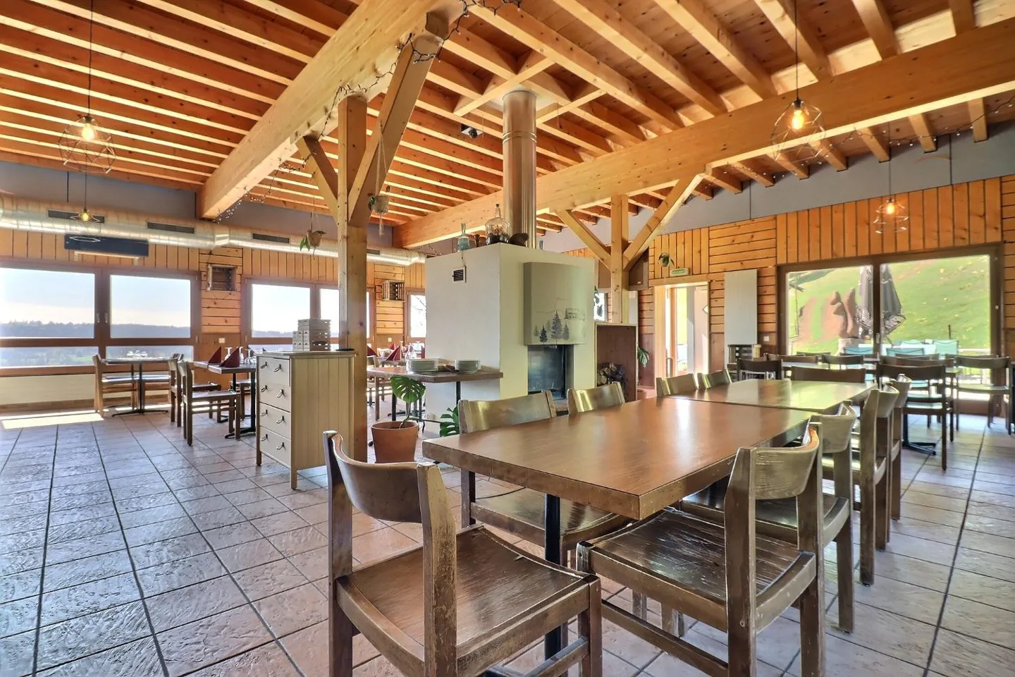 Building with Restaurant and Apartments – Touristic Location in Vaulion - Photo 9 of 13